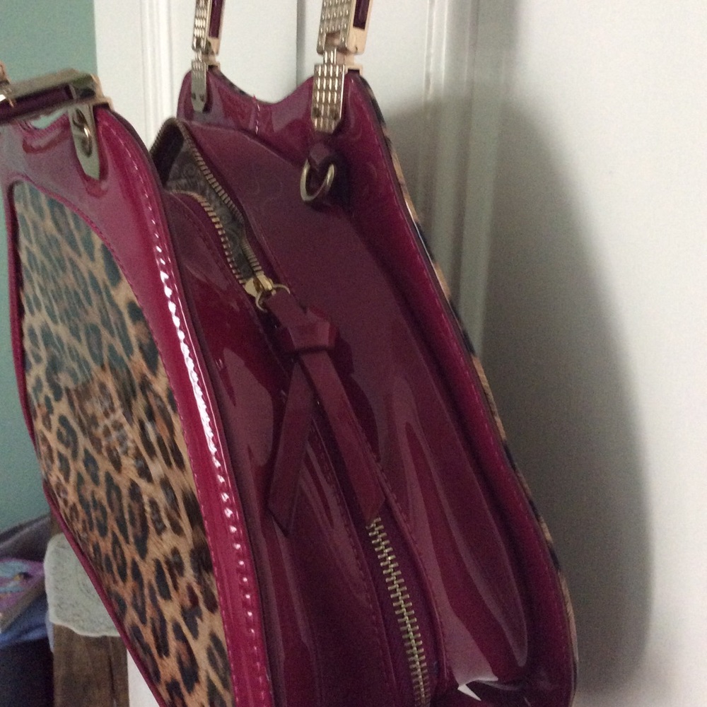 Animal print and Raspberry Patent Bag - Picture 4 of 5